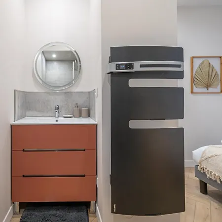 Aphrodite Palace N3 * Tours